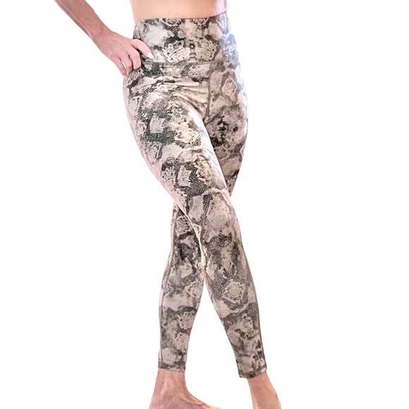 EVCR Sofia Mauve & Black Snake Skin Leggings Size S - Picture 1 of 7